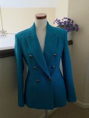 Zara Double-Breasted Bouclé Blazer
